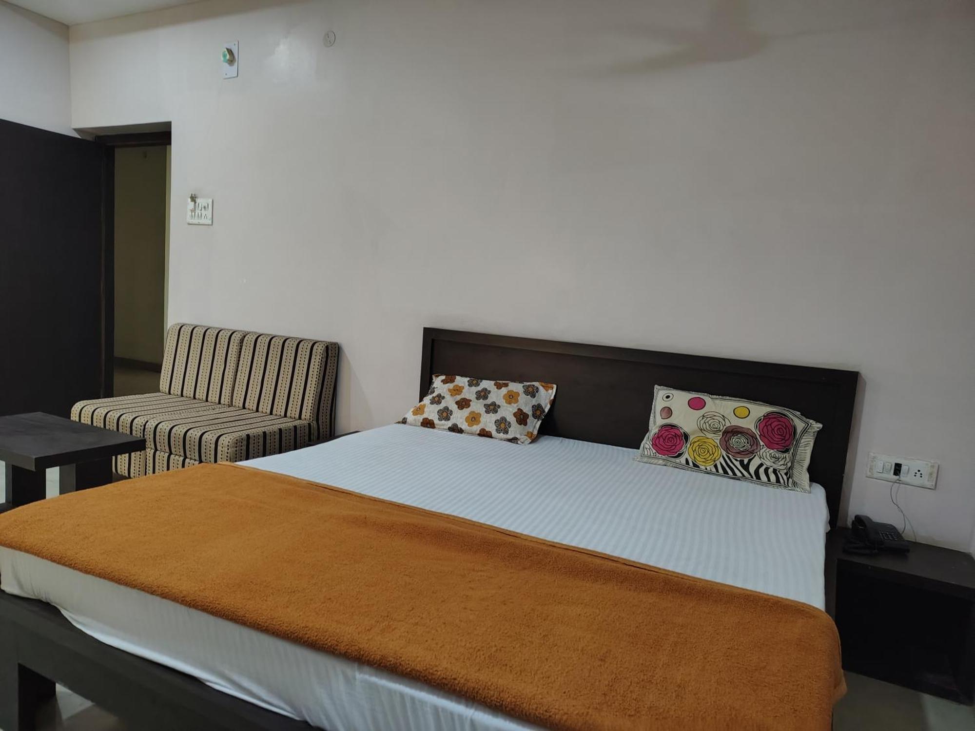 Hotel Indraprasth Balangir Exterior foto
